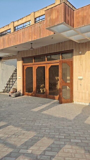 5 BHK Independent House – Exterior View View at Sector 14 - for Rent