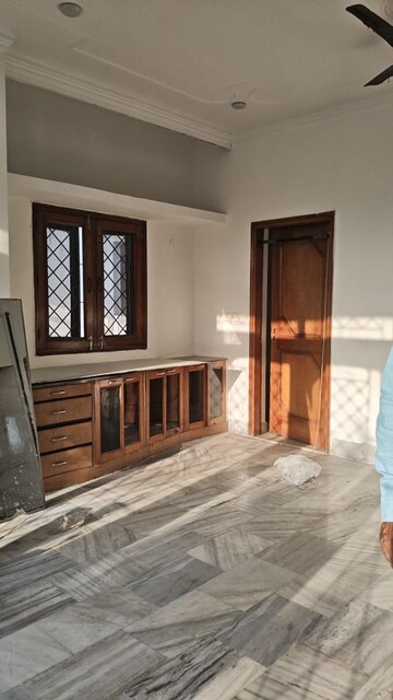 Bedroom in 5 BHK Independent House at Sector 14 – for Rent