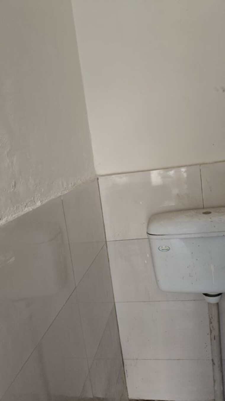 Bathroom, sector 14 5 Bedroom 350 Sq.Yd. Independent House In Sector 14 Faridabad 10079718