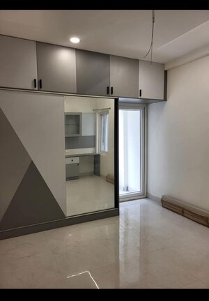 Room in 3 BHK Apartment at Prestige Beverly Hills, Kokapet – for Rent