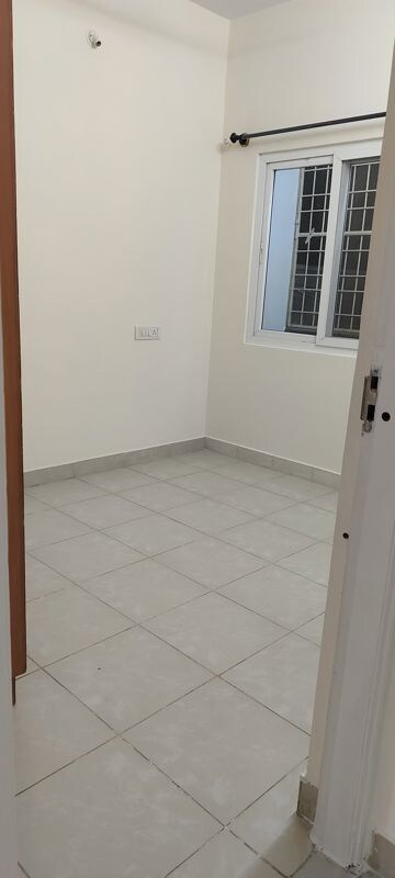 Room in 2 BHK Builder Floor at Murugesh Palya – for Rent