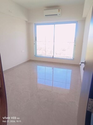 Room in 2 BHK Apartment at Godrej Planet, Jacob Circle – for Rent