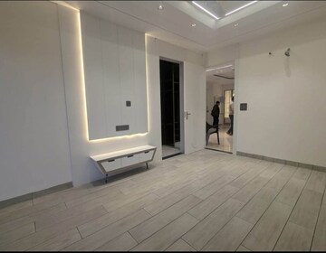 Room in 4 BHK Builder Floor at Empire Floors, Sector 57 – for Sale