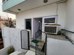 Living Room in 1.5 BHK Builder Floor at Saket – for Rent