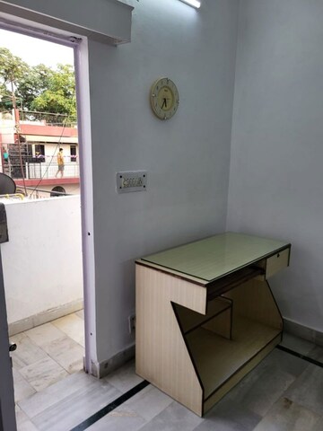 1.5 BHK Builder Floor For Rent in Saket
