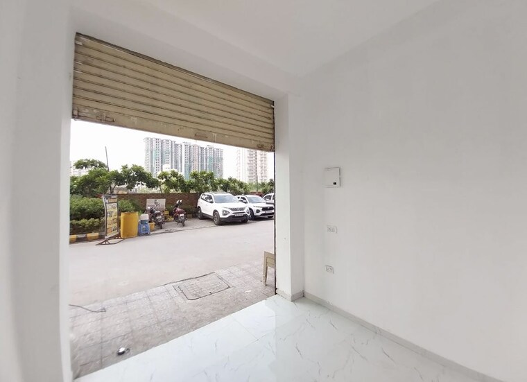 Room, pivotal-99-marina-bay Commercial Shop 200 Sq.Ft. In Sector 99 Gurgaon 10079739