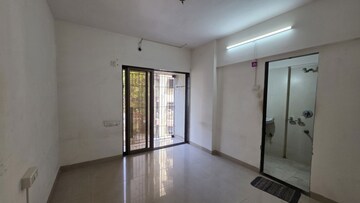 Room in 2 BHK Apartment at Beauty Palm CHS, Thane West – for Rent