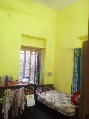 Bedroom in 2 BHK Independent House at Ballygunge Place – for Rent
