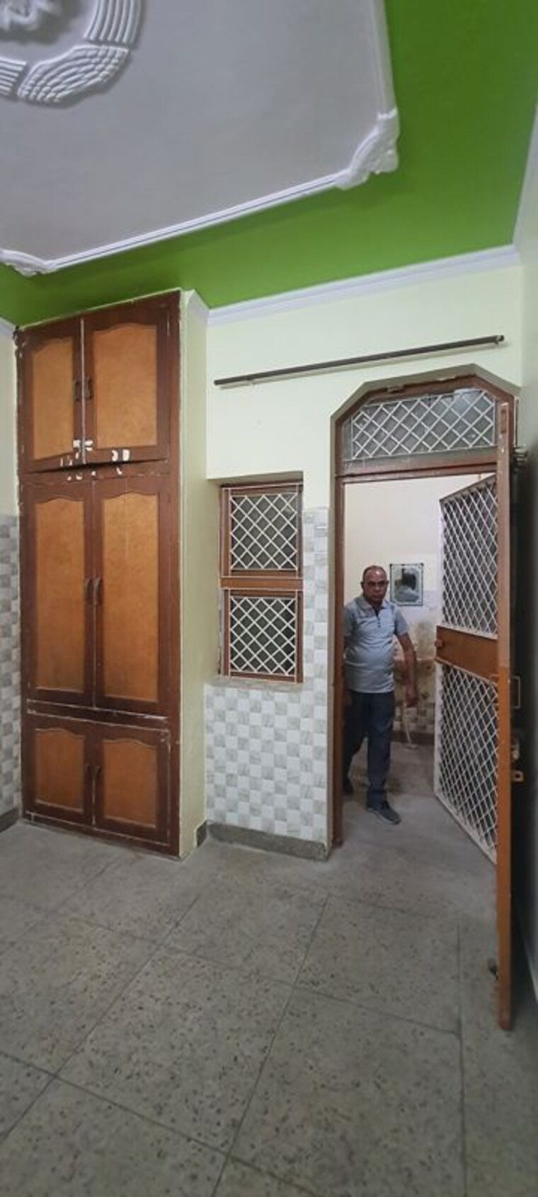 Room, sector 3 2 Bedroom 540 Sq.Yd. Independent House In Sector 3 Faridabad 10079775