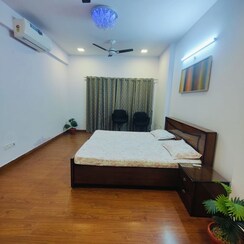 3.5 BHK + Servant Room Apartment For Rent in Rohtas Presidential Tower