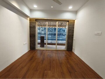 Room in 3 BHK Apartment at Hubtown Aneri, Andheri East – for Rent