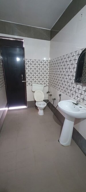 Team Area in 1 BHK Independent House at Sector 8 – for Rent