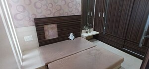 Room in 3 BHK Apartment at Anand Residency Erandwane, Erandwane – for Rent