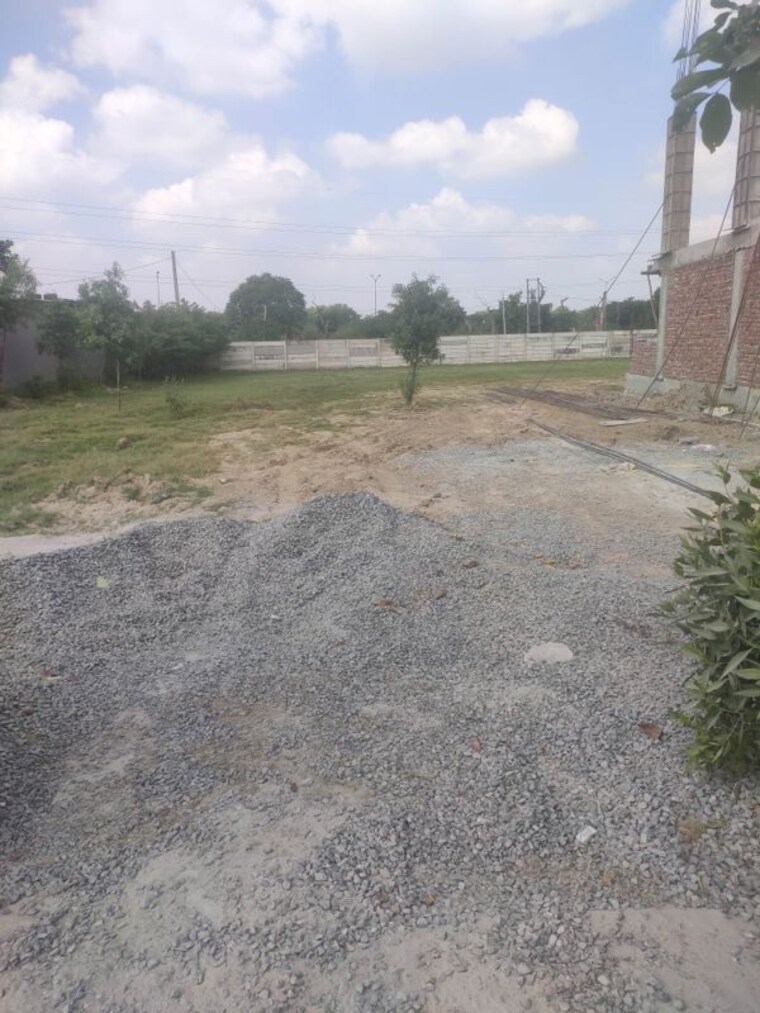 undefined, sector 78  387 Sq.Yd. Plot In Sector 78 Faridabad 9668793