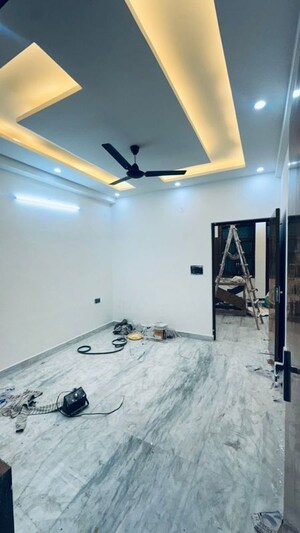 Room in 3 BHK Apartment at Rameshwar Tower, Vaishali Sector 4 – for Sale