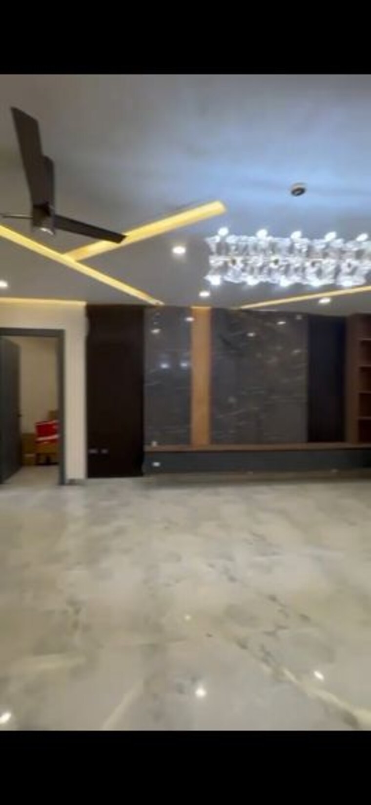 Room, sector 85 4 Bedroom 500 Sq.Yd. Builder Floor In Sector 85 Faridabad 9318133