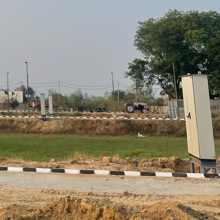 undefined, sector 75  206 Sq.Yd. Plot In Sector 75 Faridabad 9276492