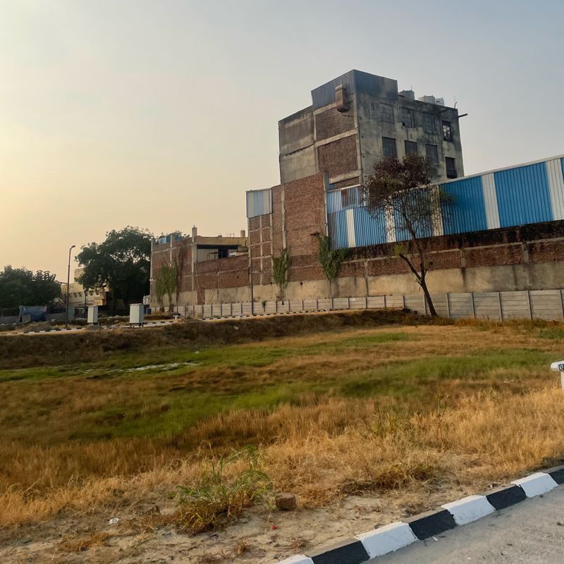 Plot For Sale in Sector 75