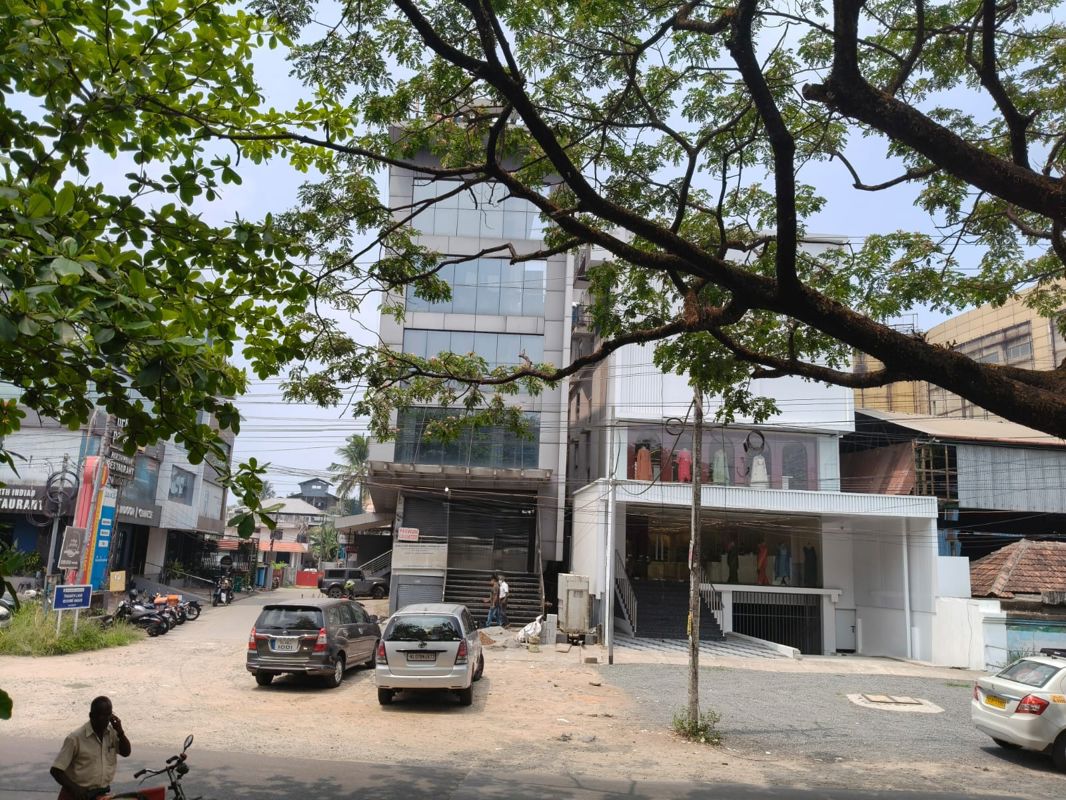Showroom For Rent in Chakkaraparambu