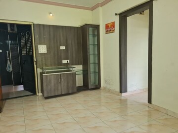Room in 1 BHK Apartment at Gokul CHS Kothrud, Kothrud – for Rent
