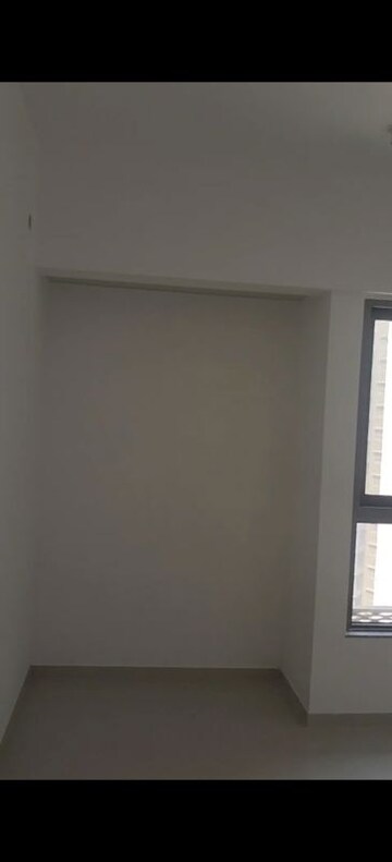 Room in 2 BHK Apartment at Kalpataru Immensa, Kolshet Road – for Sale