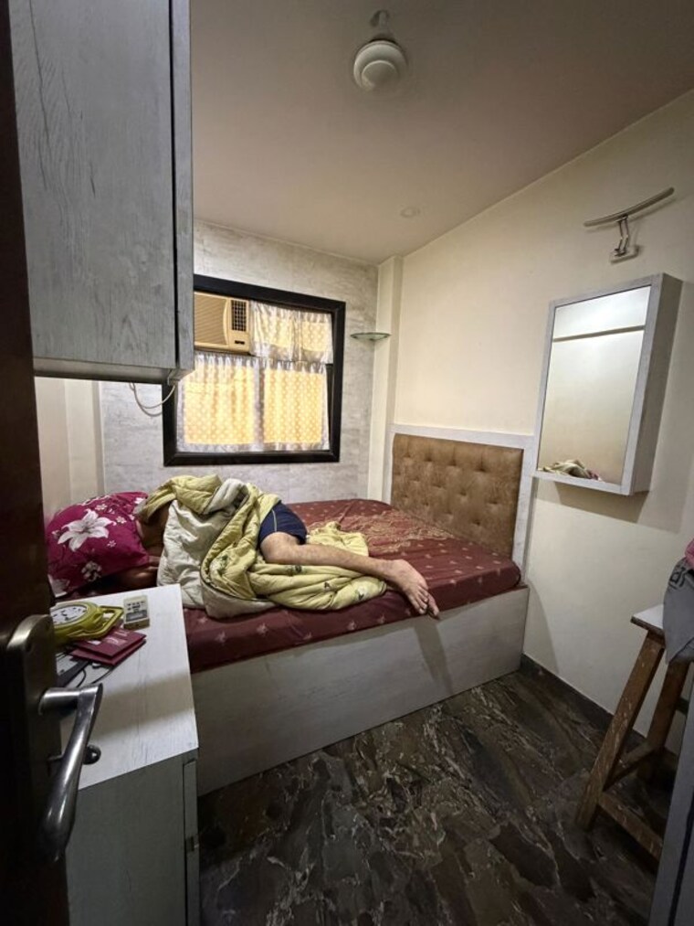 Bedroom, andheri west 2.5 Bedroom 850 Sq.Ft. Apartment In Andheri West Mumbai 10079426