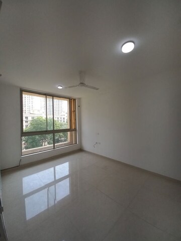 Room in 2 BHK Apartment at Hiranandani Delanna, Ghodbunder Road – for Rent