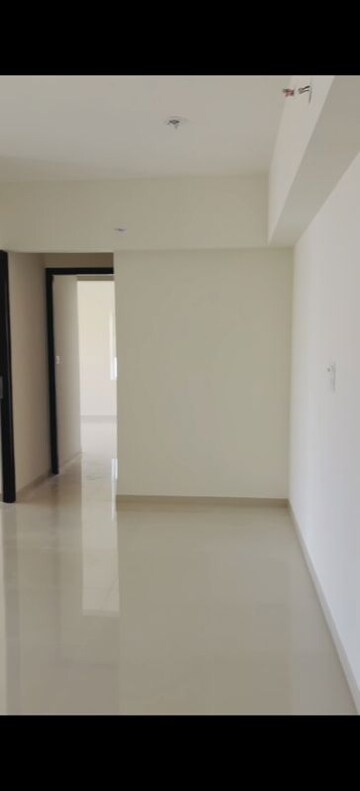 Room in 2 BHK Apartment at Lodha Amara Tower 24 And 25, Kolshet Road – for Sale