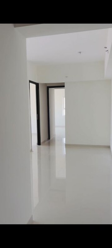 Room in 2 BHK Apartment at Lodha Amara Tower 24 And 25, Kolshet Road – for Sale