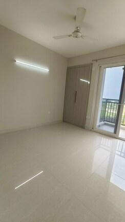 3 BHK + Extra Room Apartment For Rent in Eldeco Live By The Greens