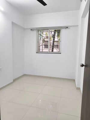 Room in 2 BHK Apartment at Minal CHS Erandwane, Erandwane – for Rent