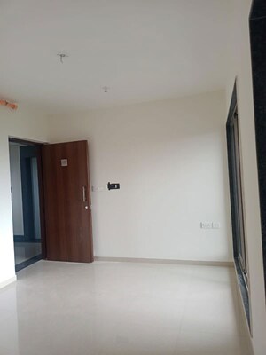 Room in 2 BHK Apartment at Runwal Eirene, Balkum Pada – for Rent