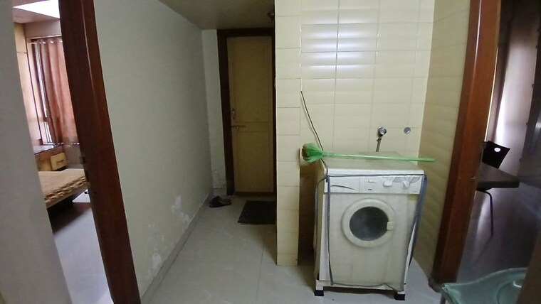 Bathroom, home-gulmohar 3 Bedroom 1230 Sq.Ft. Apartment In Model Colony Pune 10079998