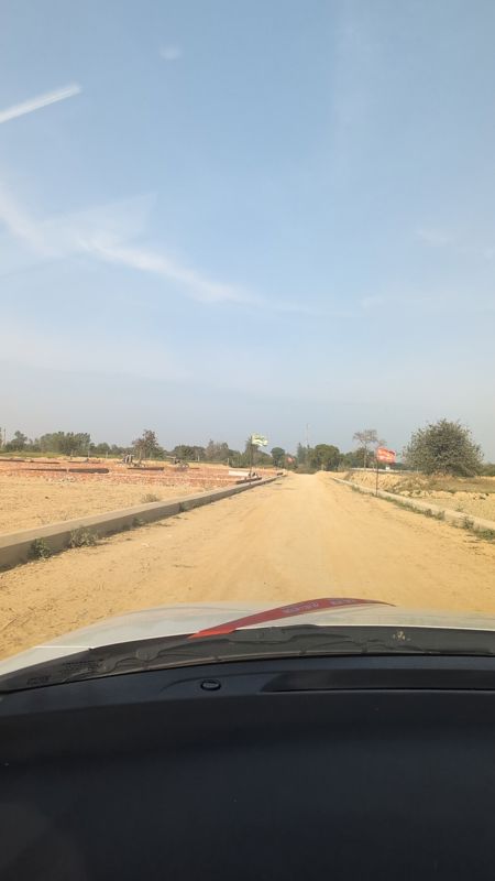 Plot For Sale in Sultanpur Road