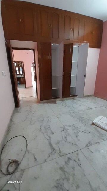 Room in 2 BHK Builder Floor at Sector 23 – for Rent