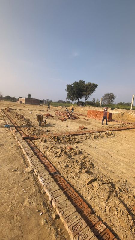 Plot For Sale in Sultanpur Road