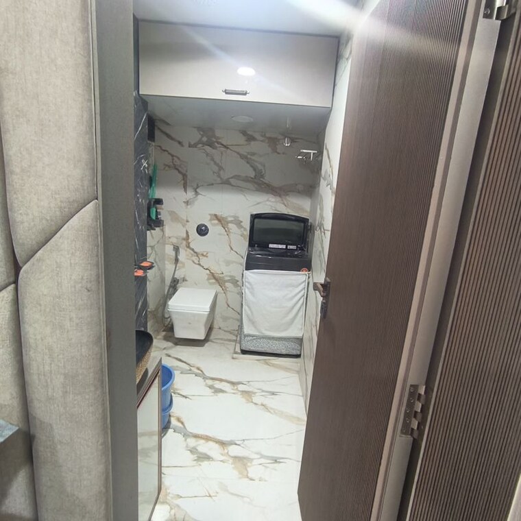 Bathroom, dlh-metroview 2 Bedroom 547 Sq.Ft. Apartment In Andheri West Mumbai 10080053
