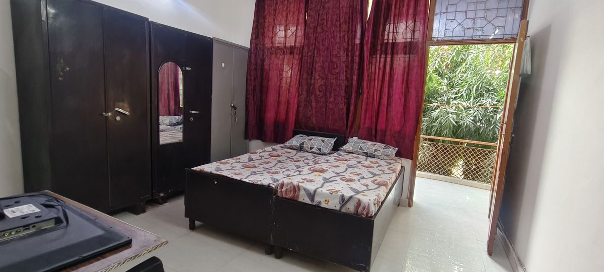 Pg For Rent in Sector 19