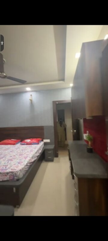 Bedroom in 3.5 BHK Apartment at Rapti Apartment, Gomti Nagar – for Rent
