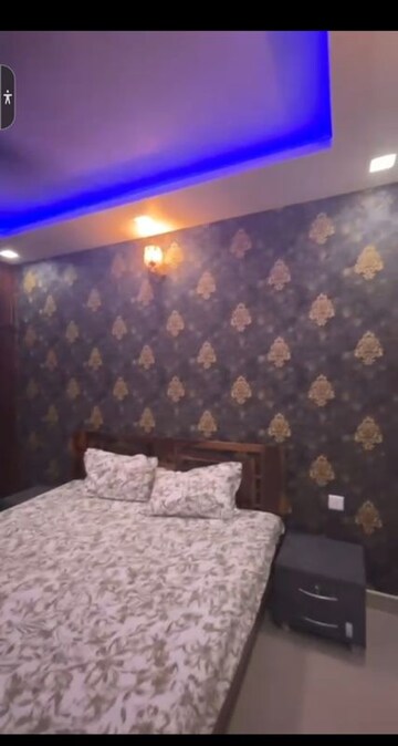 Bedroom in 3.5 BHK Apartment at Rapti Apartment, Gomti Nagar – for Rent
