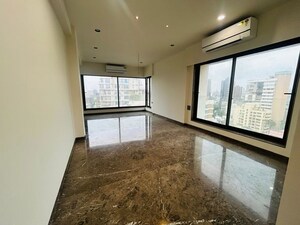 Room in 3.5 BHK Apartment at Duru Mehr, Bandra West – for Rent
