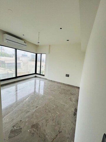 Room in 3.5 BHK Apartment at Duru Mehr, Bandra West – for Rent