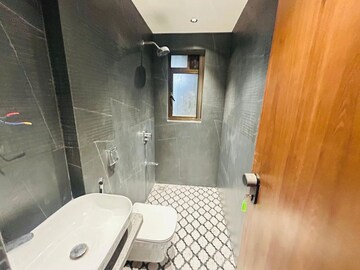 Bathroom in 3.5 BHK Apartment at Duru Mehr, Bandra West – for Rent