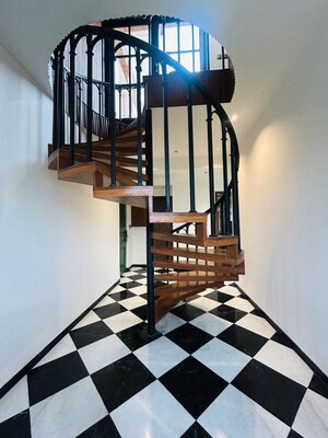 Staircase in 3.5 BHK Apartment at Duru Mehr, Bandra West – for Rent