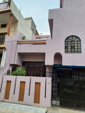 Team Area in 4 BHK Independent House at Aliganj – for Sale