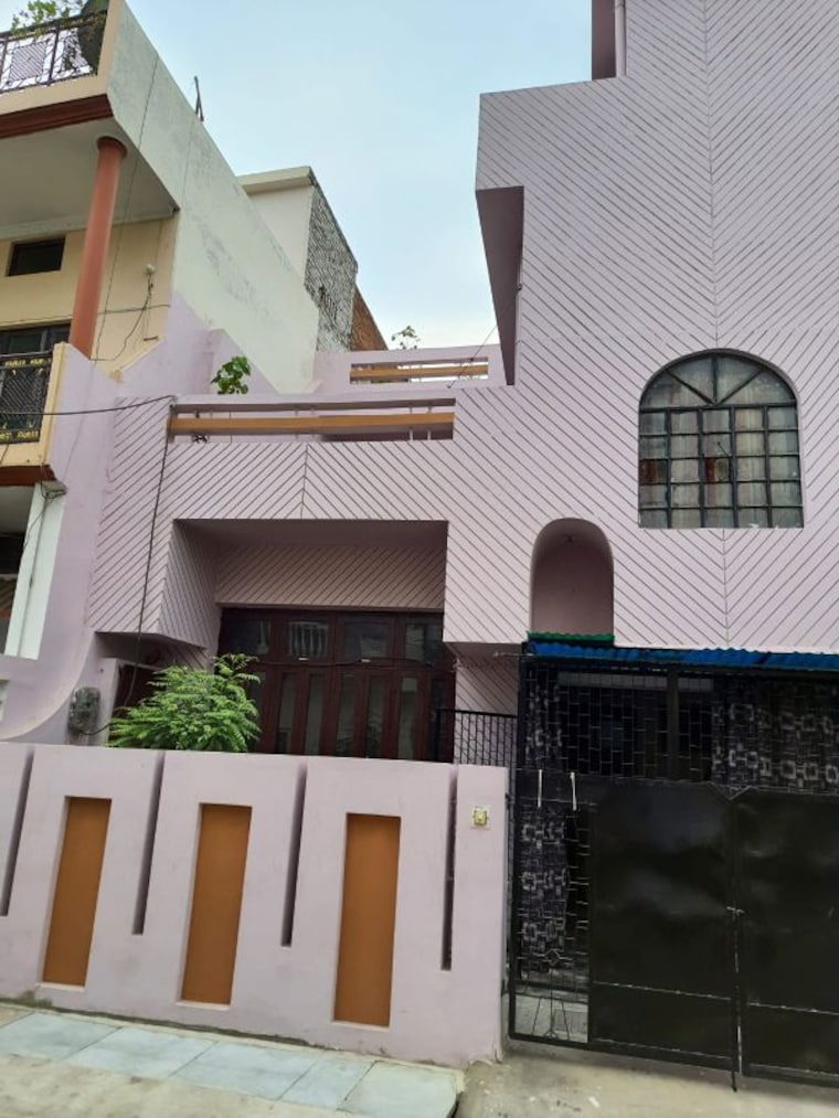 Team Area, aliganj 4 Bedroom 1000 Sq.Ft. Independent House In Aliganj Lucknow 10080102