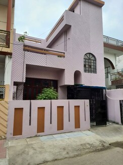 4 BHK + Extra Room Independent House For Sale in Aliganj