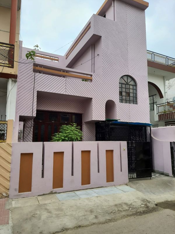 4 BHK + Extra Room Independent House For Sale in Aliganj