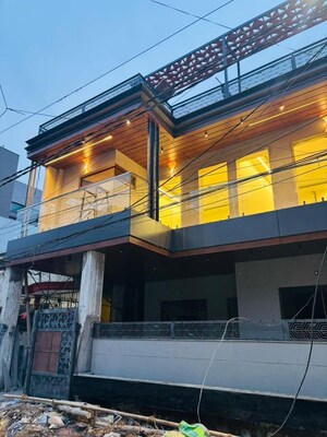 6+ BHK Independent House For Sale in Gomti Nagar