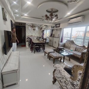 Master Bedroom in 2 BHK Apartment at DLH Metroview, Andheri West – for Rent